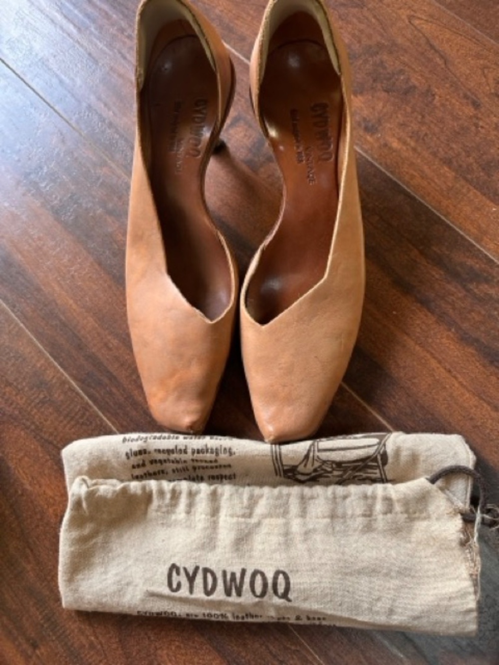 Vintage CYDWOQ Nude Kitten Heels size 38